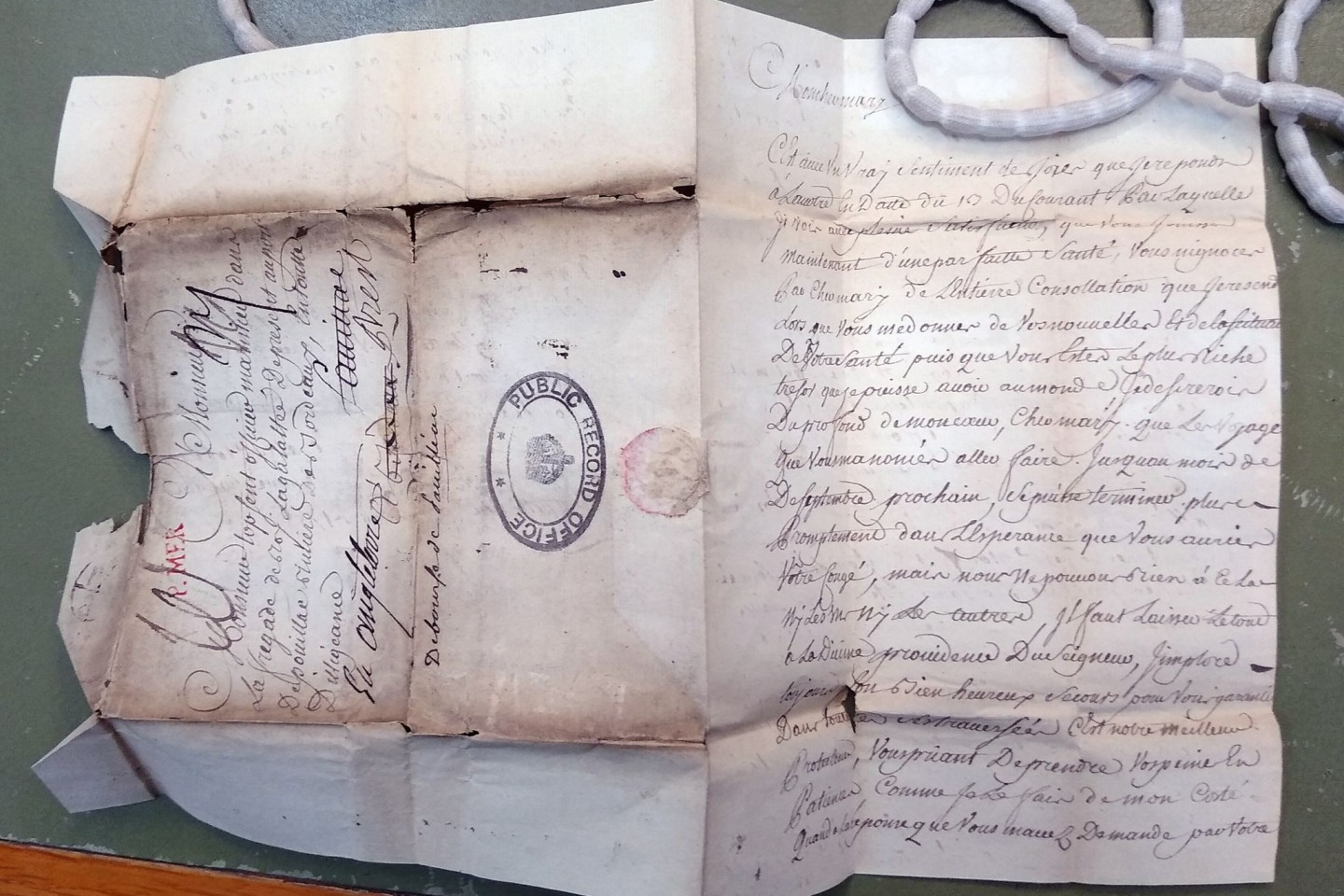 Ein Liebesbrief von Anne Le Cerf an ihren Ehemann Jean Topsent, der Teil einer Sammlung von Briefen war, die von der britischen Royal Navy beschlagnahmt wurden.